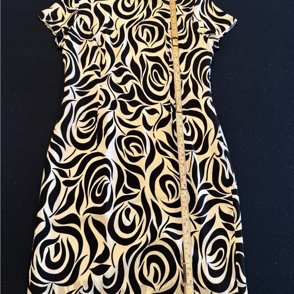 Banana Republic Black and White Patterned Mini Dress Sz 2 - Picture 2 of 12
